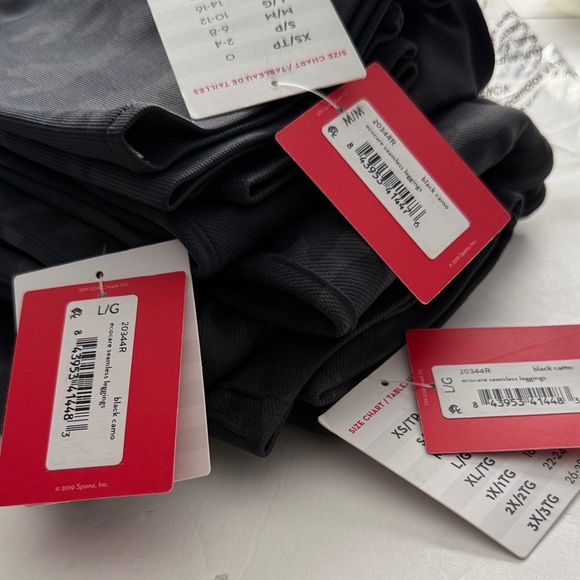 SPANX Black Camo Leggings ecocare - Picture 6 of 7